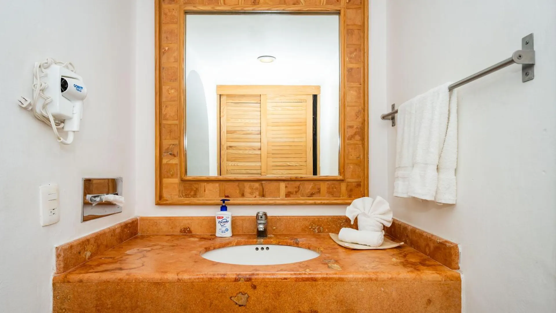 Villa Oceanfront In Hotel Complex Cancun