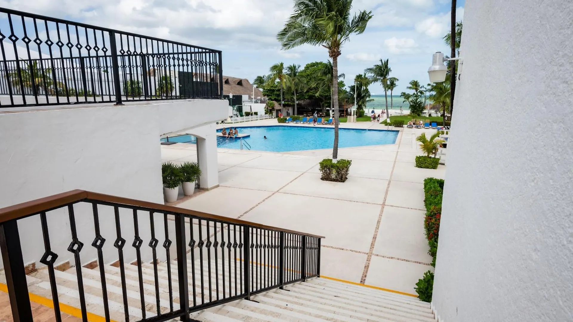 Aparthotel Villa Oceanfront In Hotel Complex Cancun