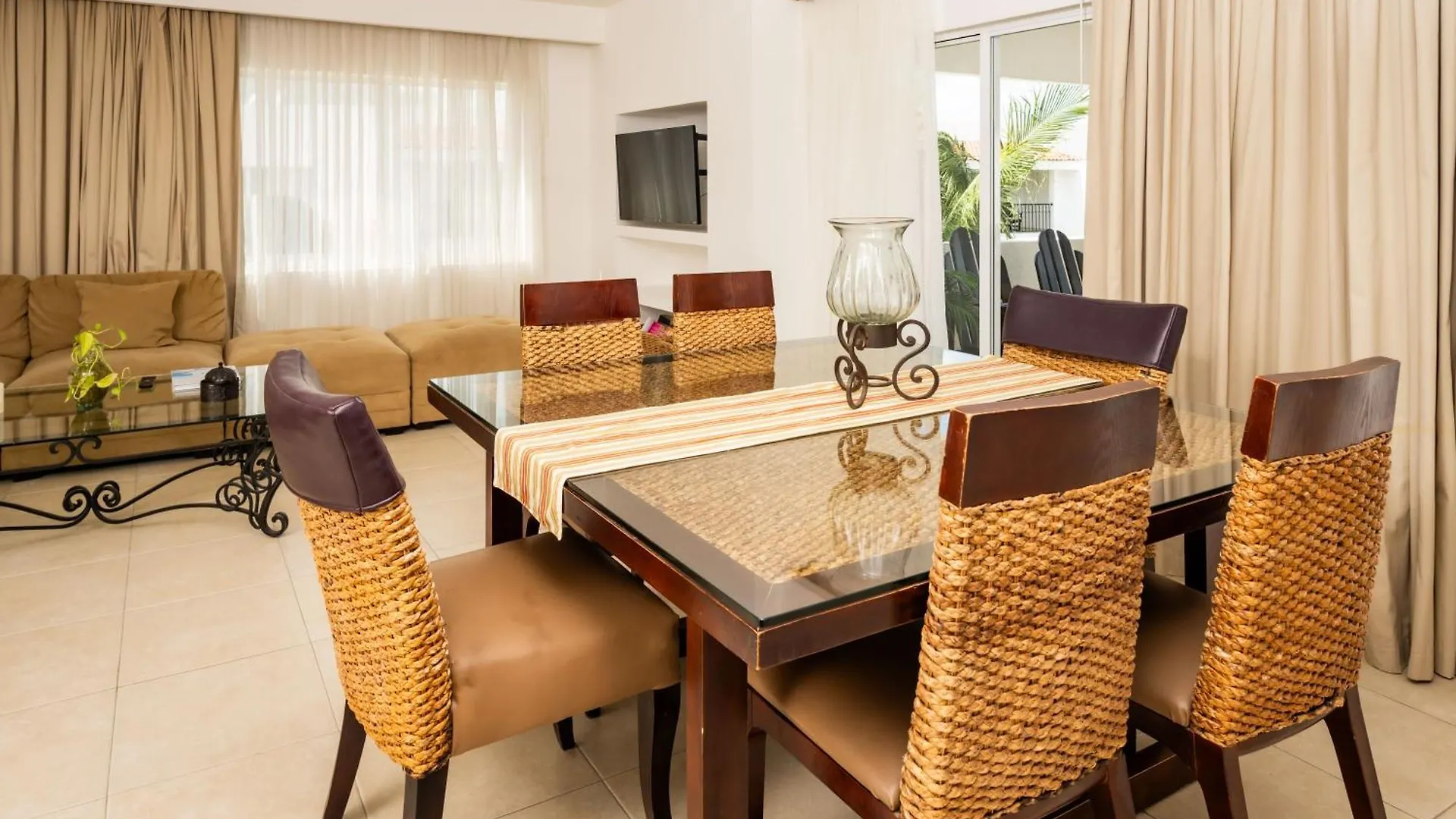 Villa Oceanfront In Hotel Complex Cancun